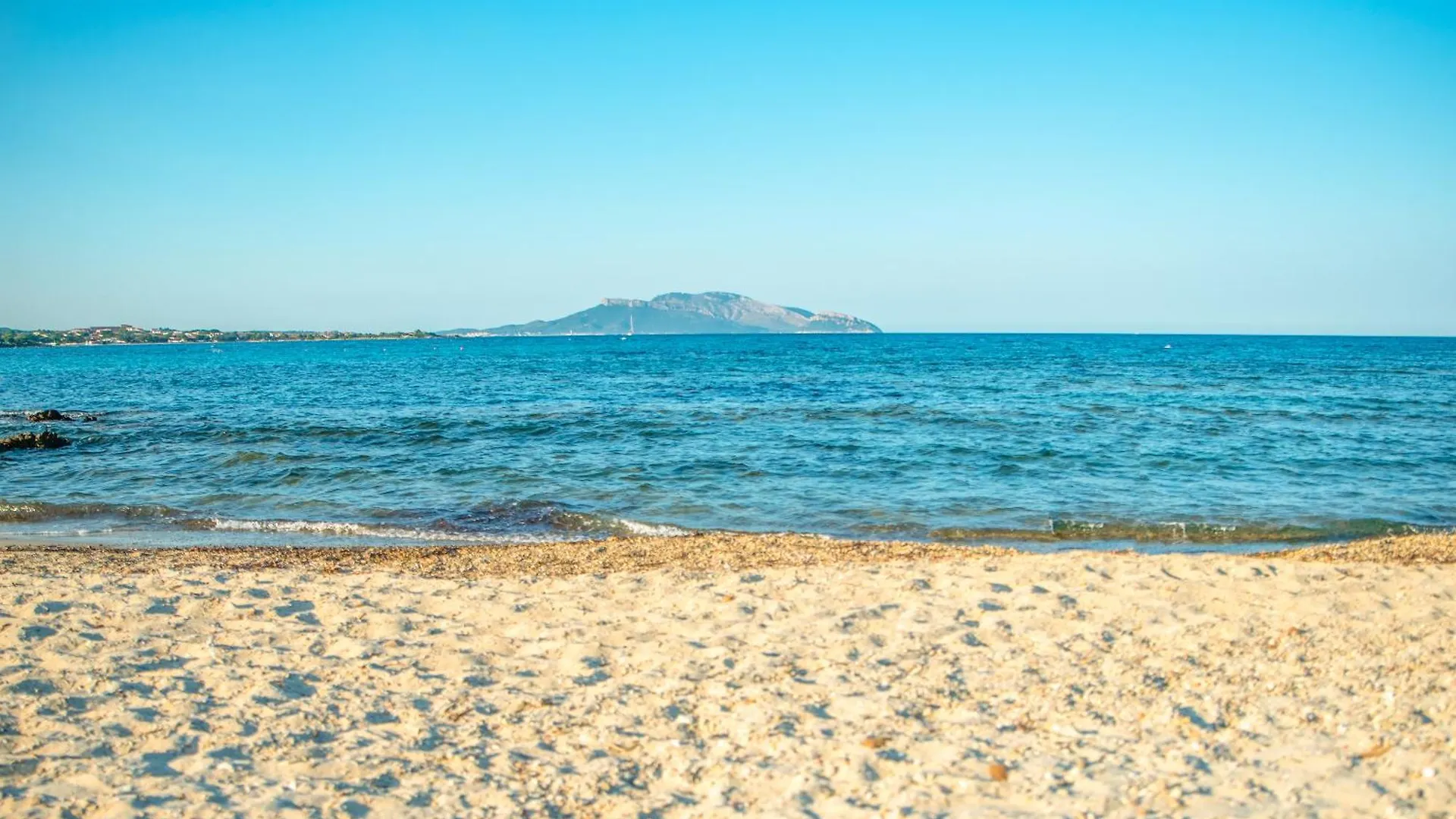 אולביה Sardegnaot Vista Mare Piscina E Spa 0*,