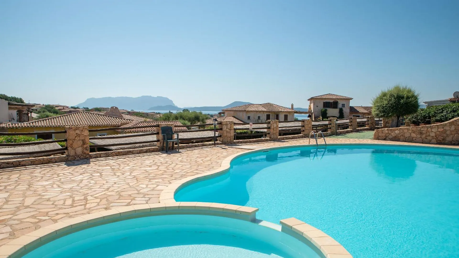 Sardegnaot Vista Mare Piscina E Spa Olbia